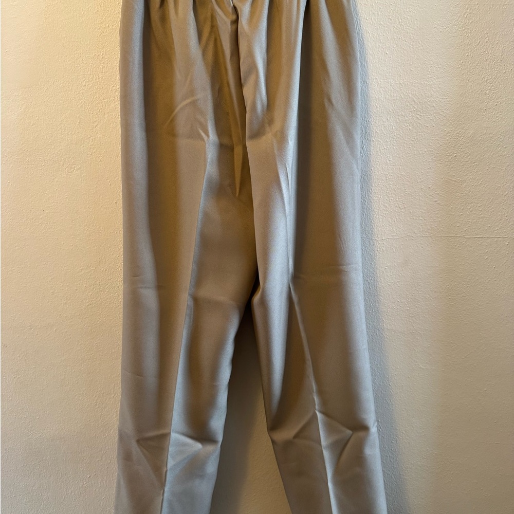 NWT Alfred Dunner Classic Straight Pull On Tan Trousers Flat Front Relaxed 10 - Picture 4 of 9
